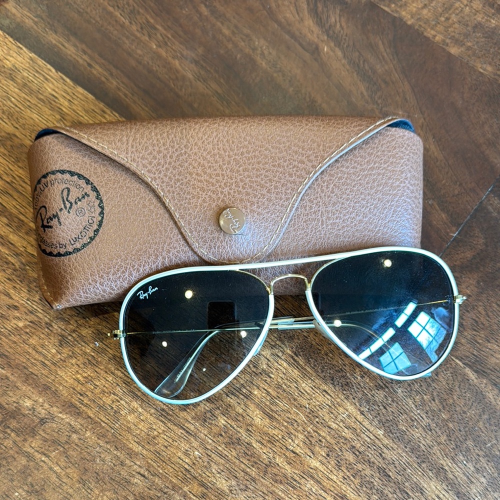 Ray-Ban Aviator Sunglasses with Case